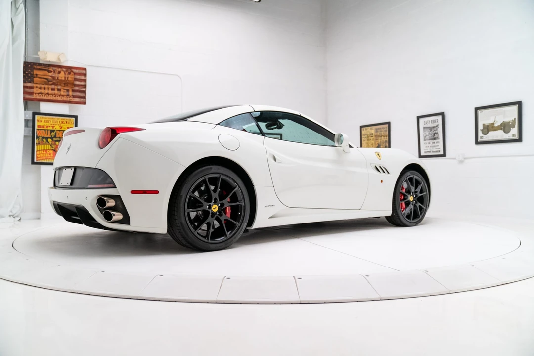 2013 Ferrari California - Image 29 of 31