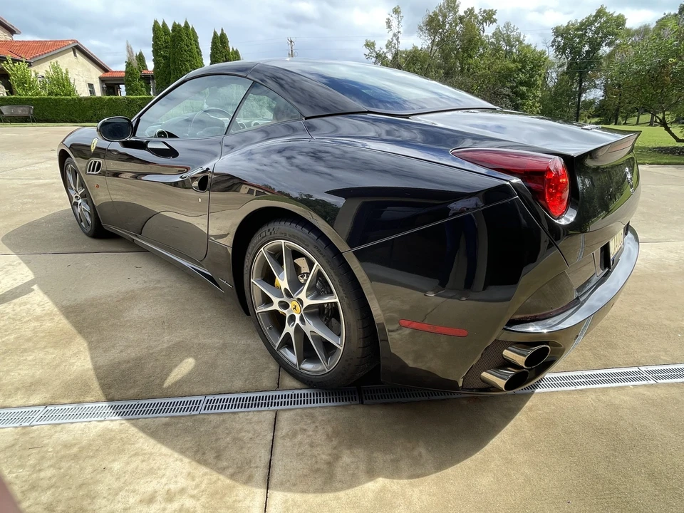 2013 Ferrari California - Image 17 of 31