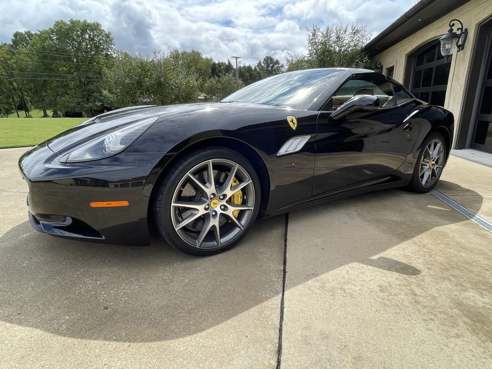 2013 Ferrari California - Image 8 of 31