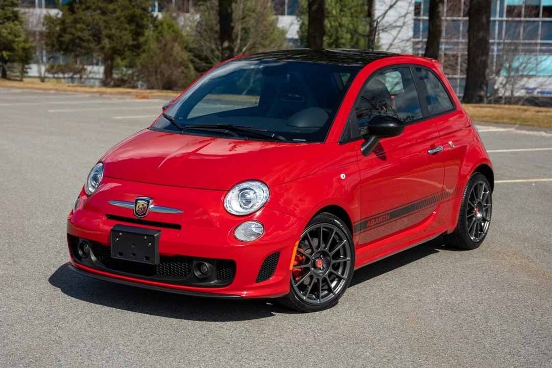 2013 Fiat Abarth 500 - Image 2 of 31