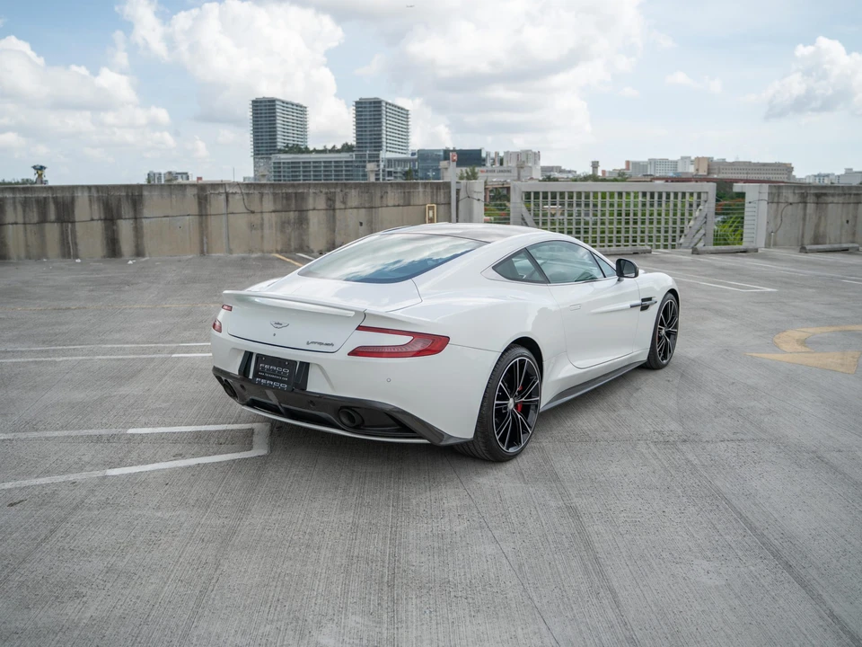 2014 Aston Martin Vanquish 2nd Gen - Image 27 of 31