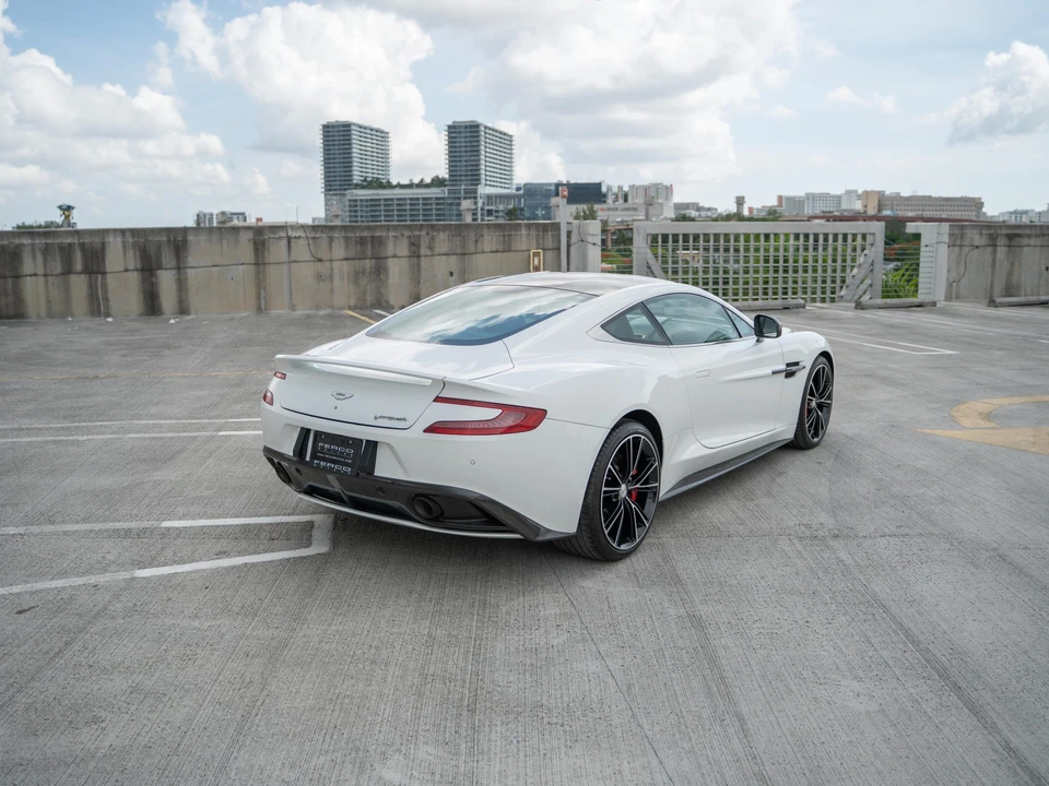 2014 Aston Martin Vanquish 2nd Gen - Image 28 of 31