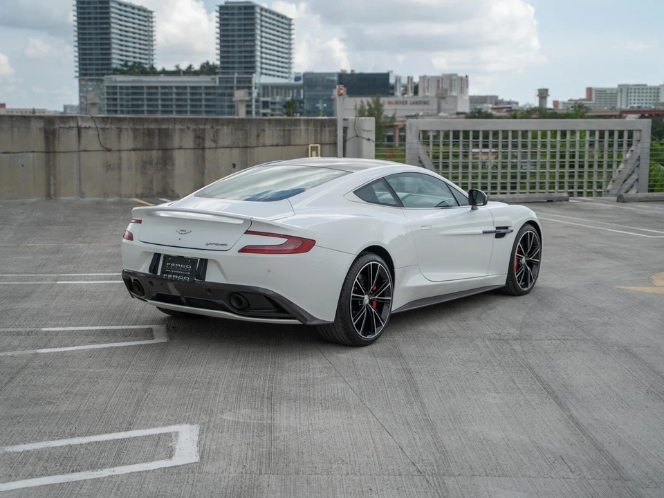 2014 Aston Martin Vanquish 2nd Gen - Image 25 of 31