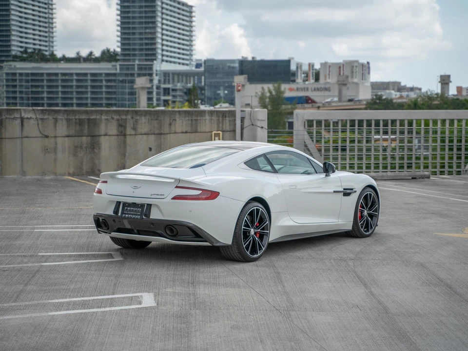 2014 Aston Martin Vanquish 2nd Gen - Image 29 of 31
