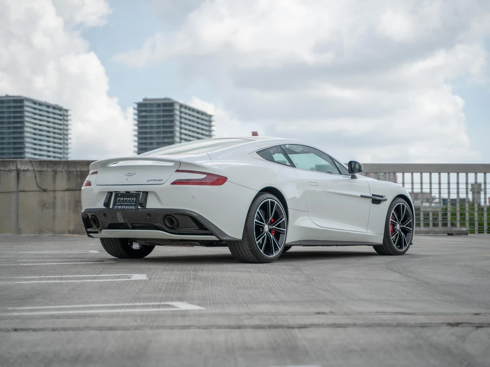 2014 Aston Martin Vanquish 2nd Gen - Image 24 of 31