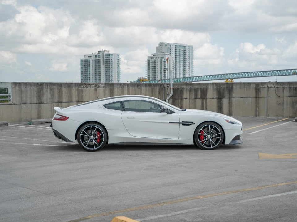 2014 Aston Martin Vanquish 2nd Gen - Image 22 of 31