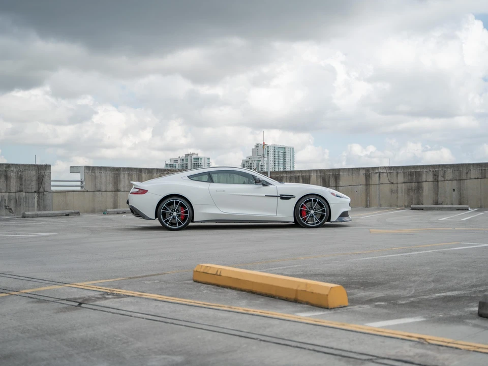 2014 Aston Martin Vanquish 2nd Gen - Image 16 of 31