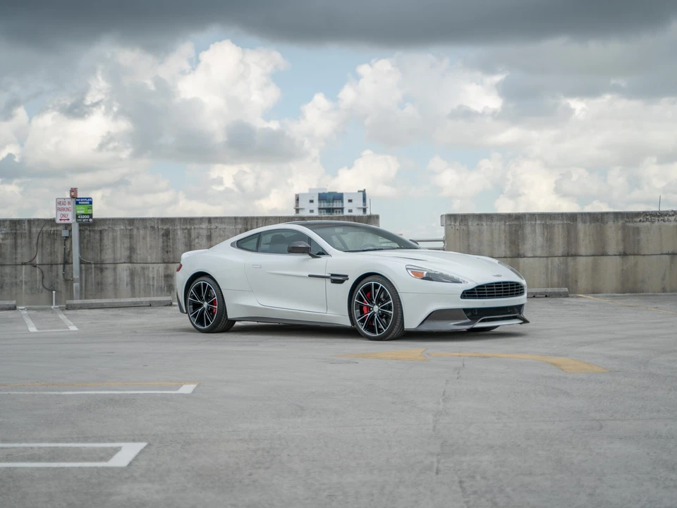 2014 Aston Martin Vanquish 2nd Gen - Image 13 of 31