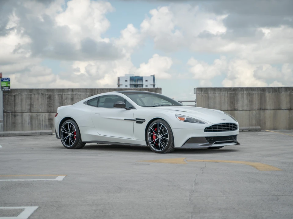 2014 Aston Martin Vanquish 2nd Gen - Image 15 of 31