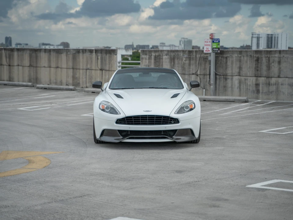 2014 Aston Martin Vanquish 2nd Gen - Image 9 of 31