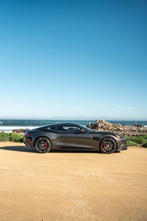 2014 Aston Martin Vanquish 2nd Gen - Image 28 of 31