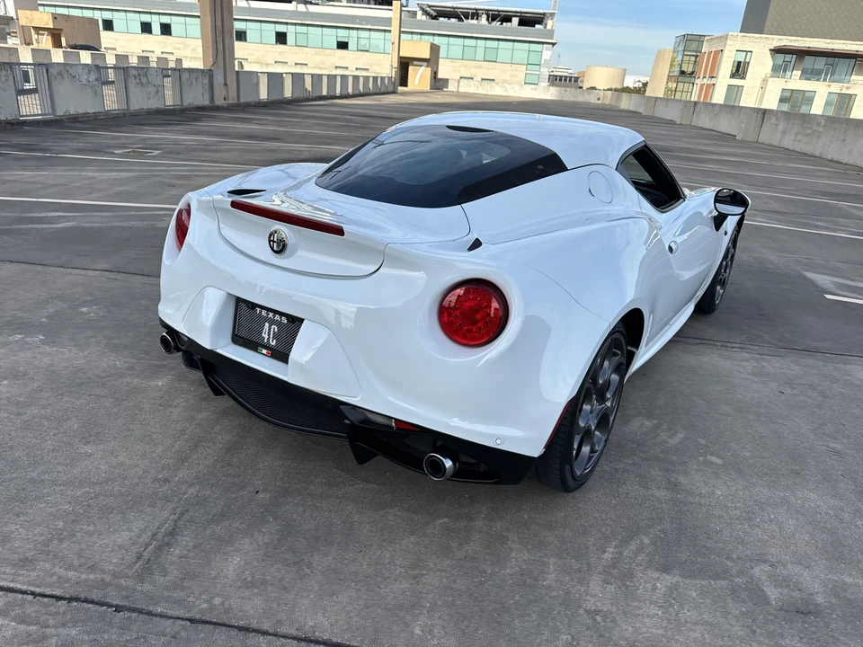 2015 Alfa Romeo 4C Coupe - Image 25 of 31