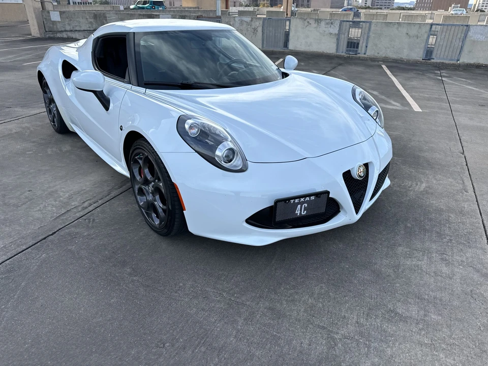 2015 Alfa Romeo 4C Coupe - Image 2 of 31