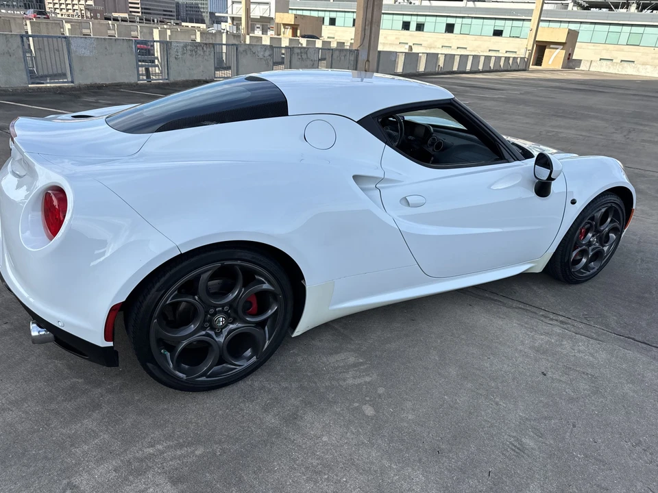 2015 Alfa Romeo 4C Coupe - Image 17 of 31