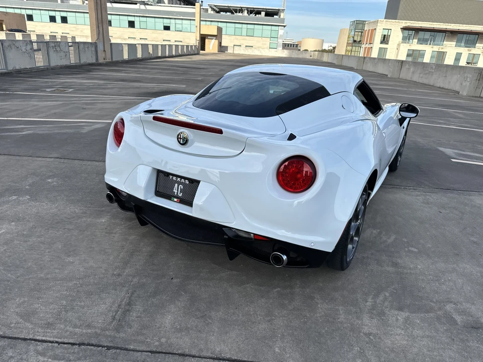 2015 Alfa Romeo 4C Coupe - Image 26 of 31