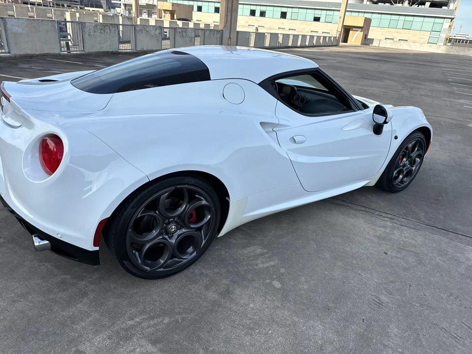 2015 Alfa Romeo 4C Coupe - Image 18 of 31