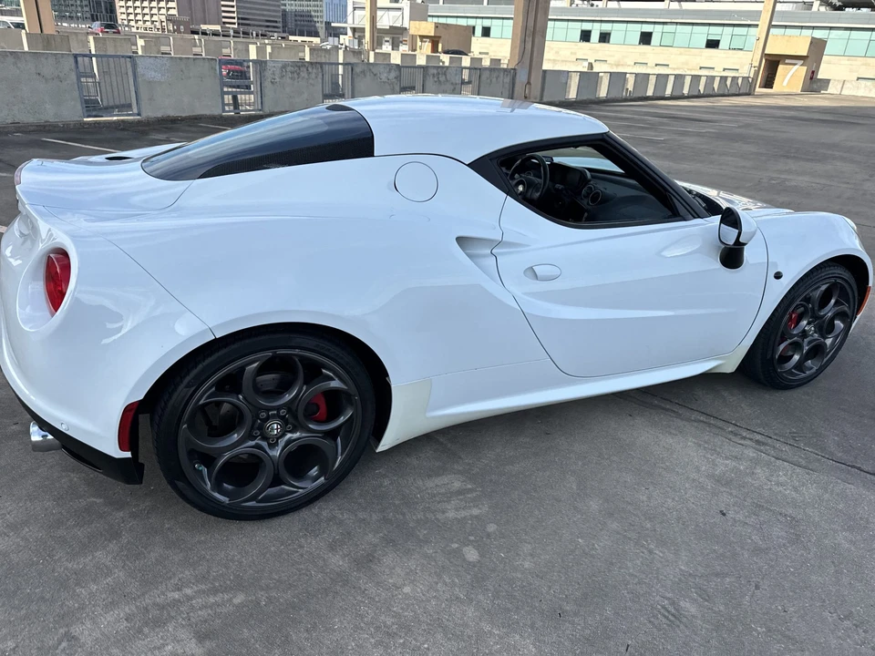 2015 Alfa Romeo 4C Coupe - Image 16 of 31