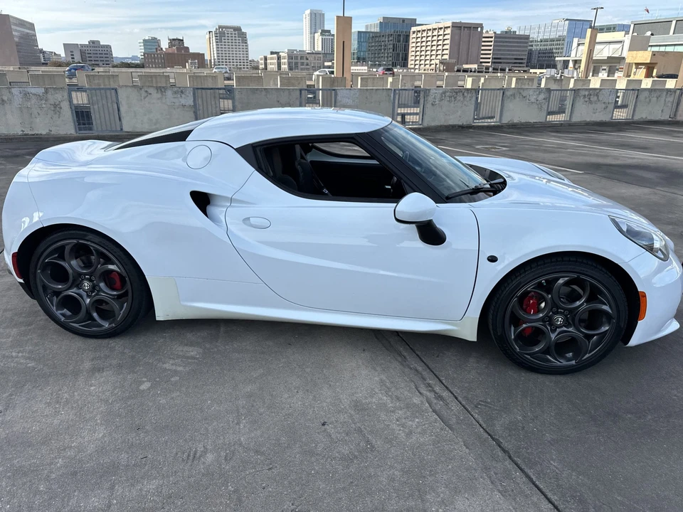2015 Alfa Romeo 4C Coupe - Image 11 of 31
