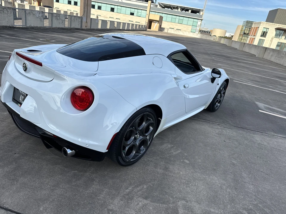 2015 Alfa Romeo 4C Coupe - Image 22 of 31