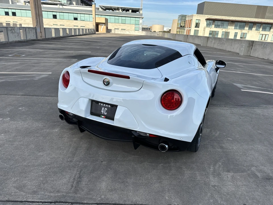 2015 Alfa Romeo 4C Coupe - Image 27 of 31