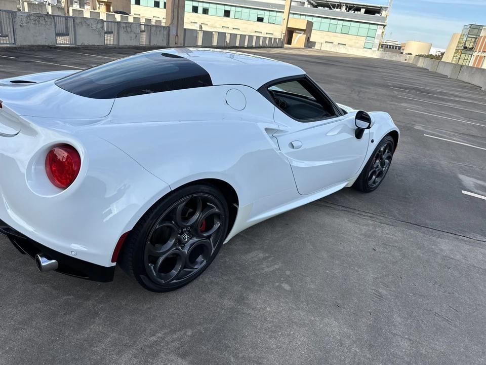 2015 Alfa Romeo 4C Coupe - Image 19 of 31