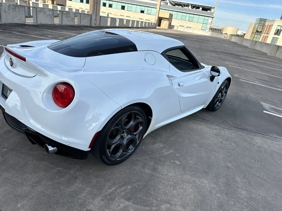 2015 Alfa Romeo 4C Coupe - Image 20 of 31