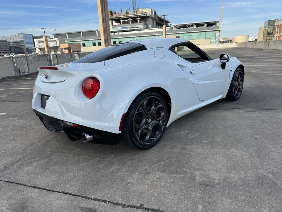 2015 Alfa Romeo 4C Coupe - Image 21 of 31