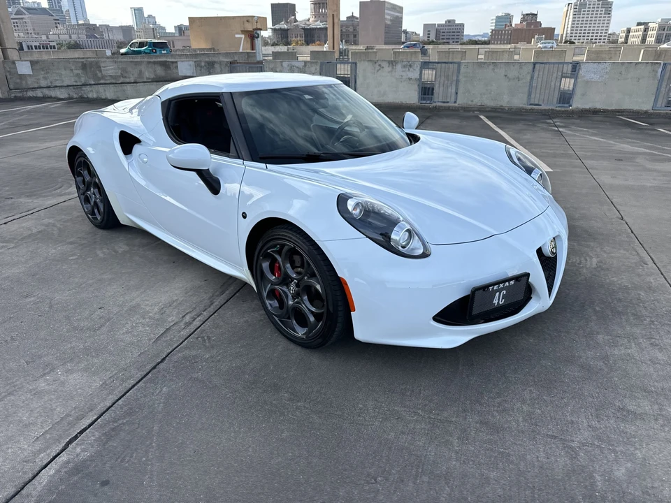 2015 Alfa Romeo 4C Coupe - Image 4 of 31