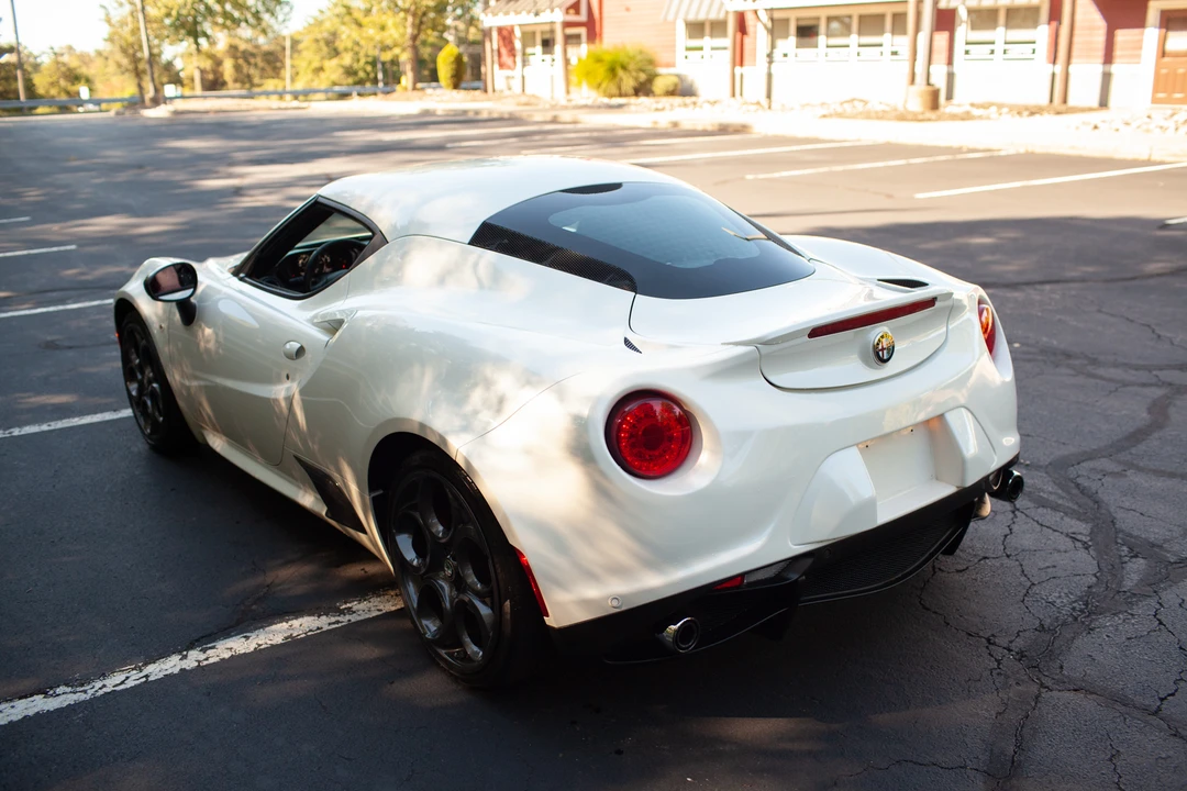 2015 Alfa Romeo 4C Coupe - Image 18 of 31