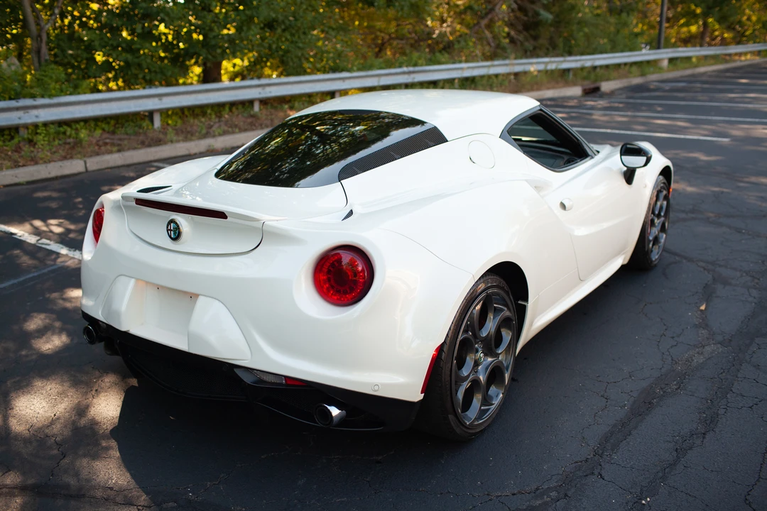 2015 Alfa Romeo 4C Coupe - Image 22 of 31