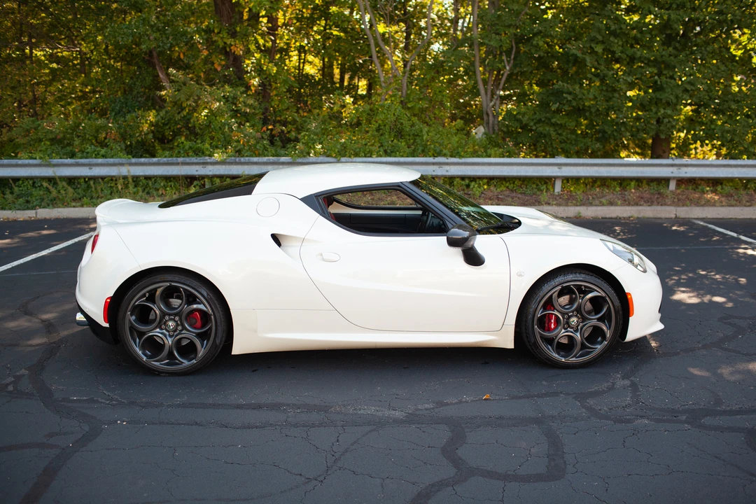 2015 Alfa Romeo 4C Coupe - Image 23 of 31