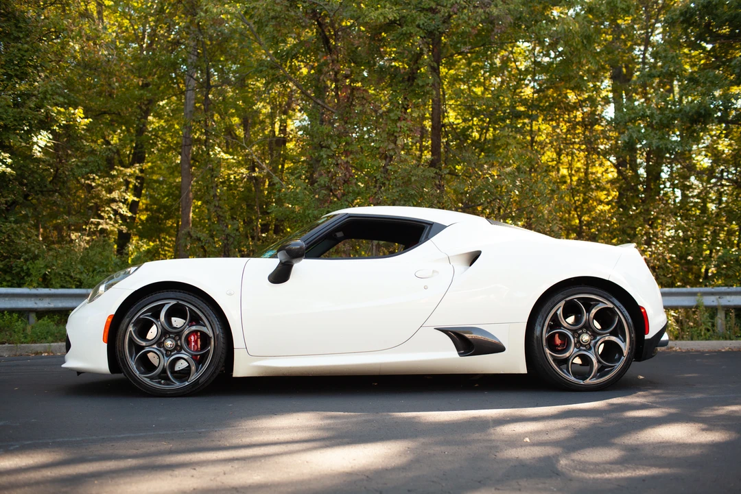 2015 Alfa Romeo 4C Coupe - Image 10 of 31
