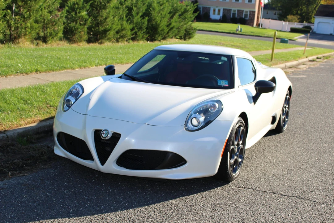 2015 Alfa Romeo 4C Coupe - Image 5 of 31