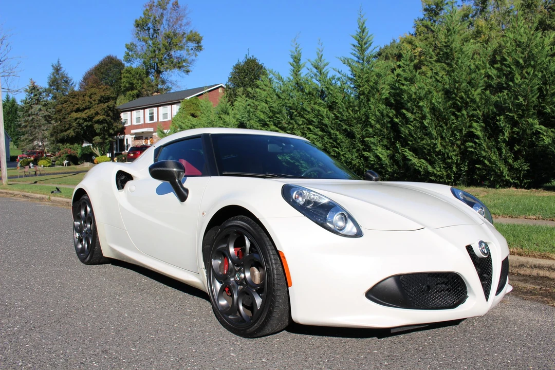 2015 Alfa Romeo 4C Coupe - Image 26 of 31