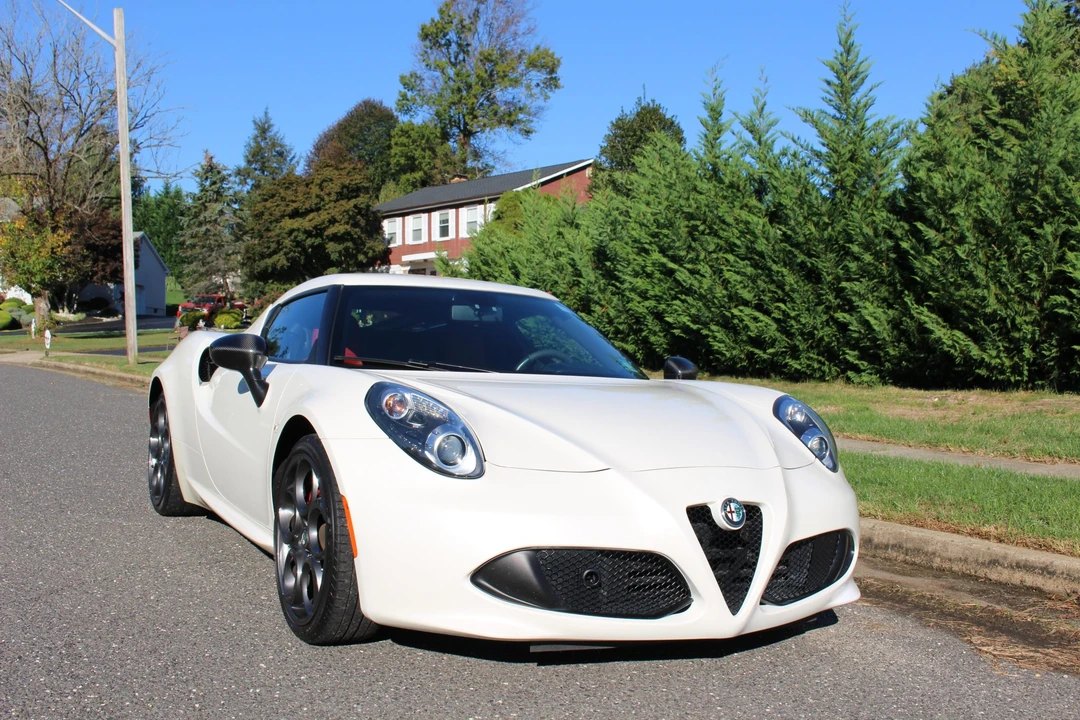 2015 Alfa Romeo 4C Coupe - Image 29 of 31