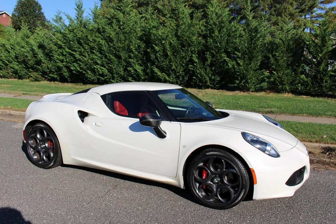 2015 Alfa Romeo 4C Coupe - Image 25 of 31