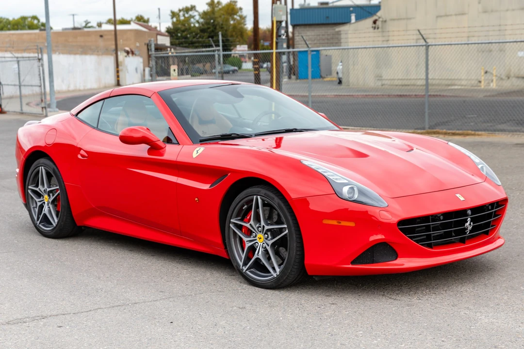 2015 Ferrari California T - Image 8 of 31
