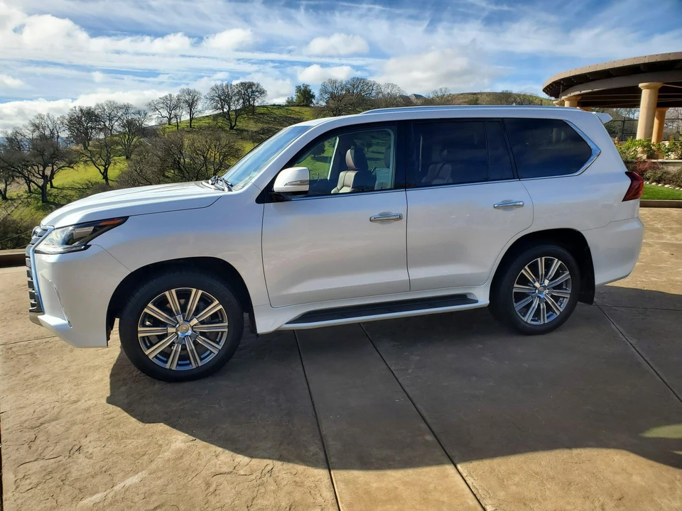2016 Lexus LX 3rd Gen - Image 3 of 31