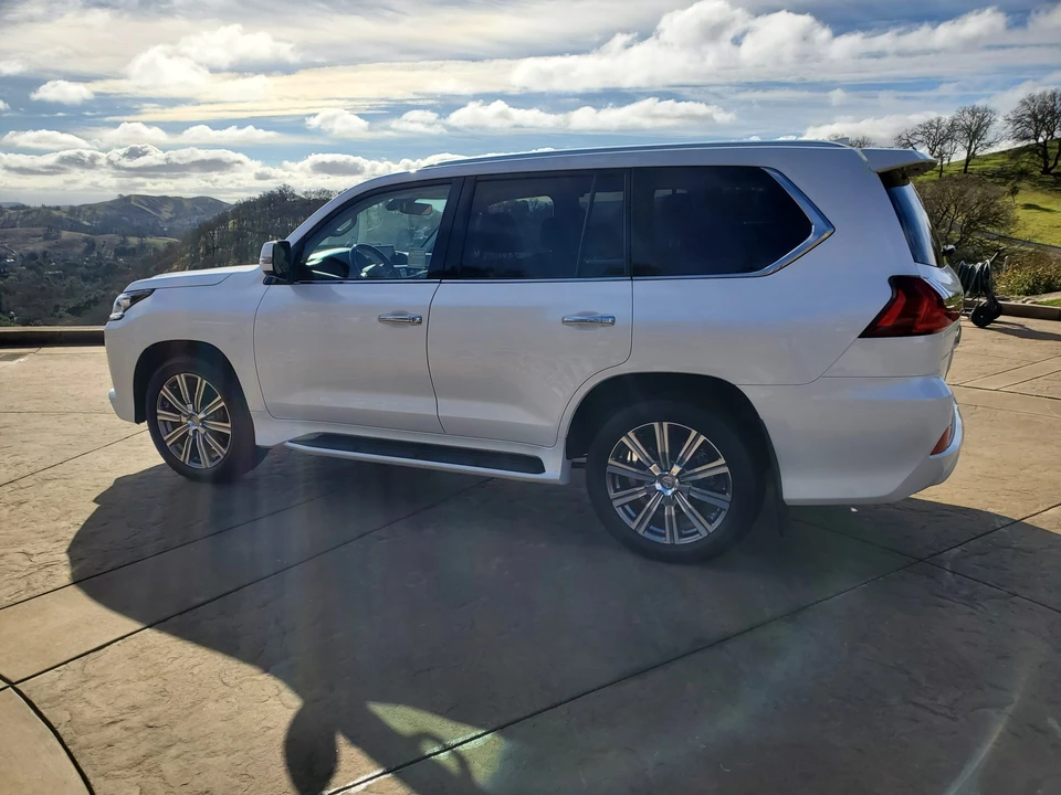 2016 Lexus LX 3rd Gen - Image 4 of 31