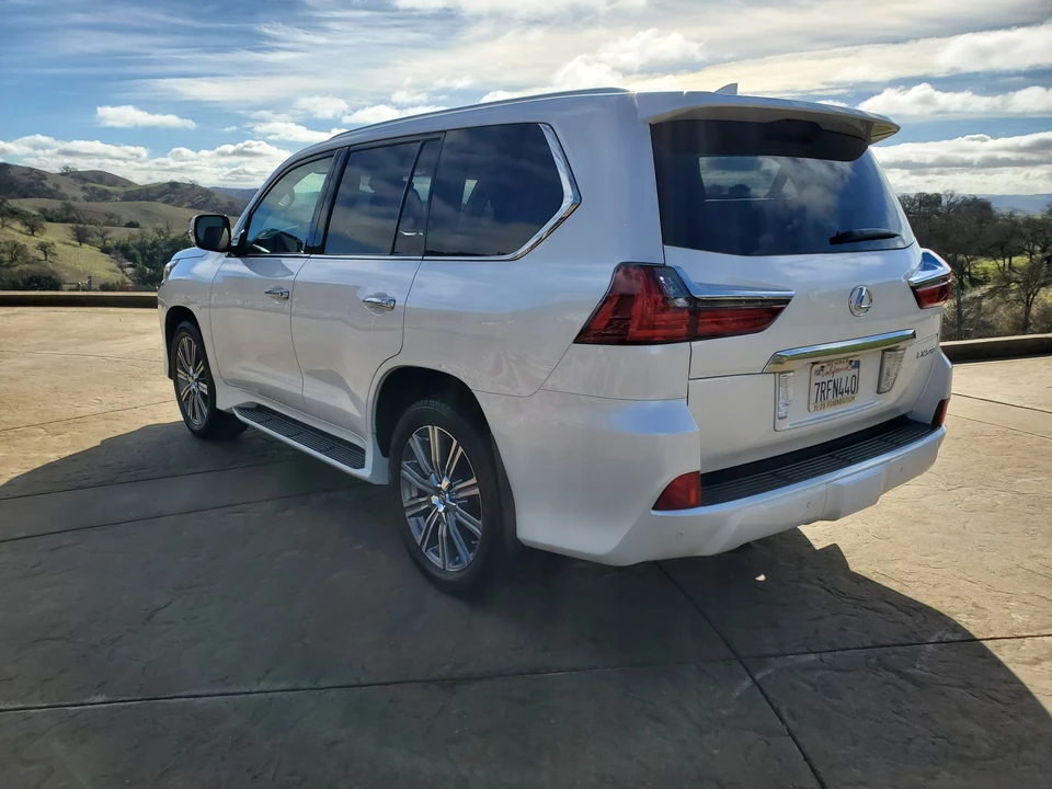2016 Lexus LX 3rd Gen - Image 5 of 31