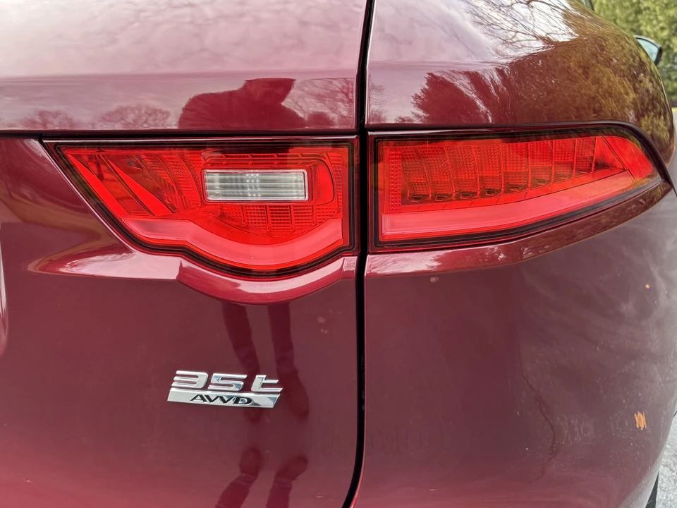 2017 Jaguar F-Pace - Image 27 of 31