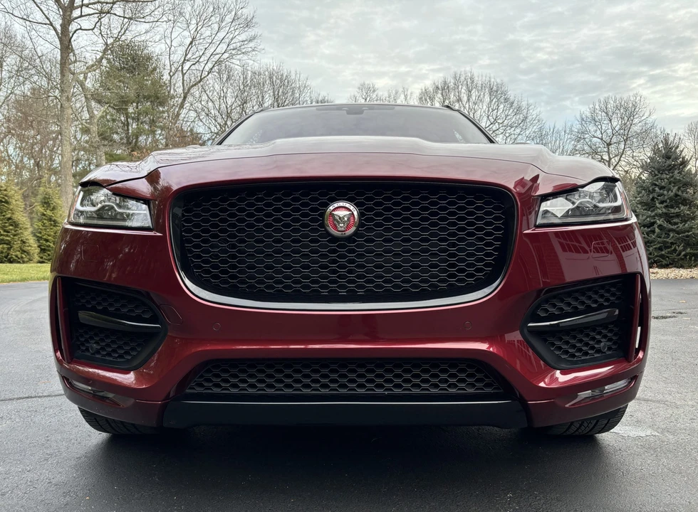 2017 Jaguar F-Pace - Image 10 of 31