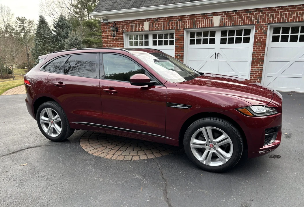 2017 Jaguar F-Pace - Image 13 of 31