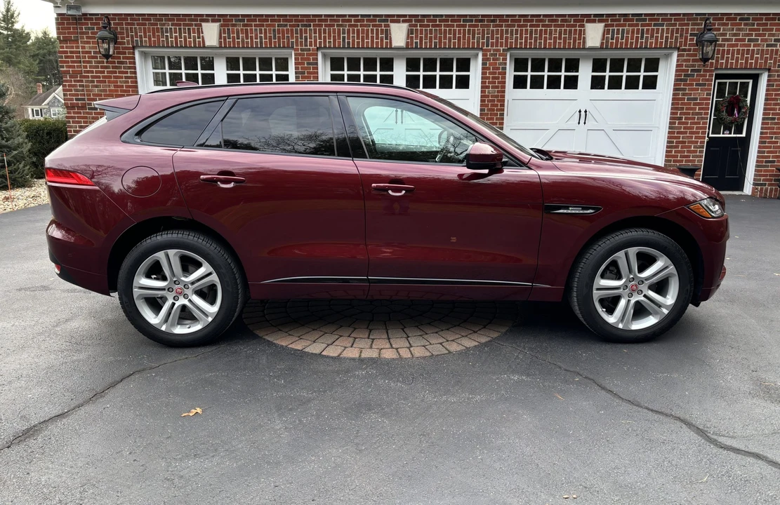 2017 Jaguar F-Pace - Image 14 of 31