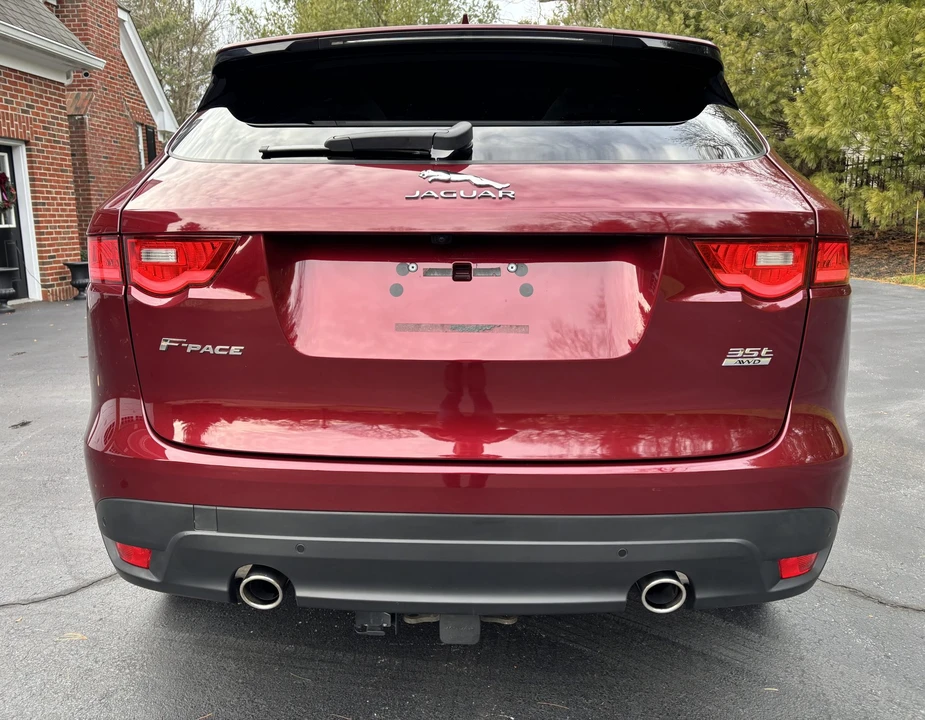 2017 Jaguar F-Pace - Image 18 of 31