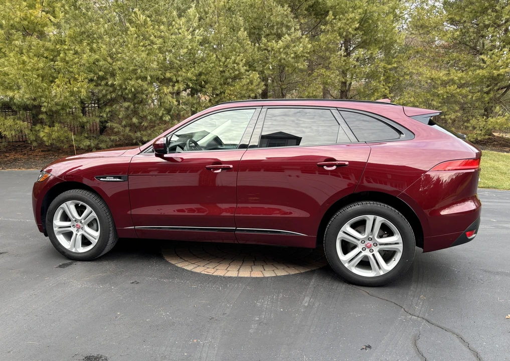2017 Jaguar F-Pace - Image 23 of 31