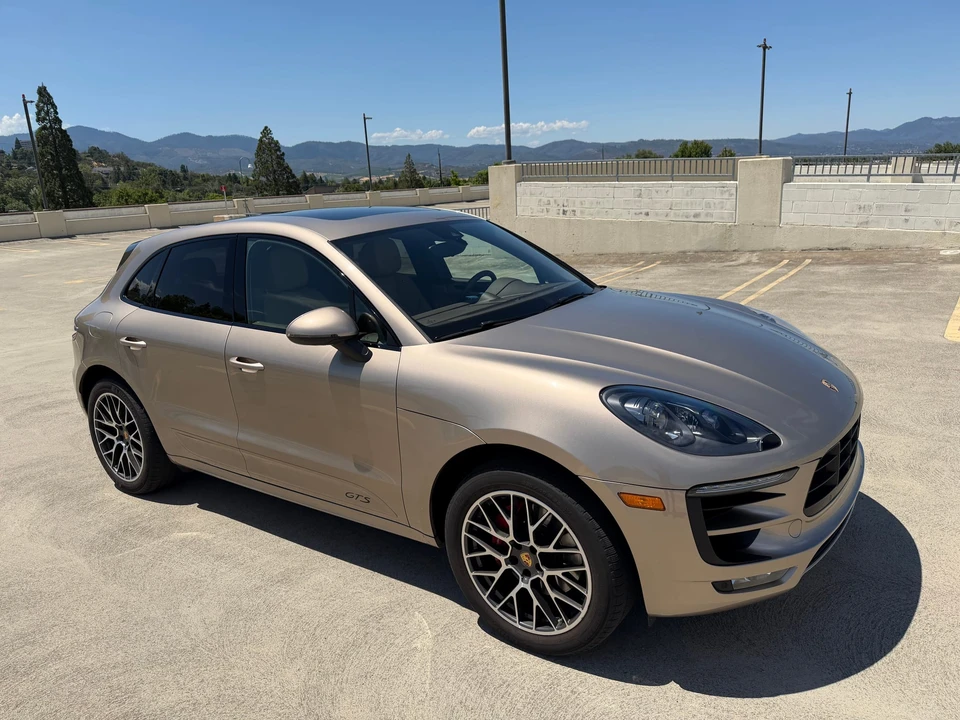 2017 Porsche Macan GTS - Image 7 of 31