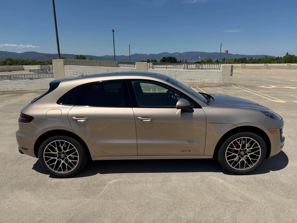 2017 Porsche Macan GTS - Image 10 of 31