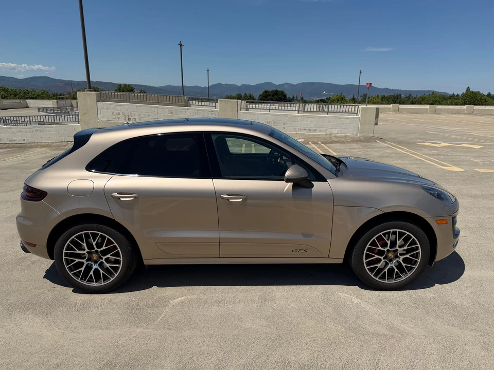 2017 Porsche Macan GTS - Image 9 of 31