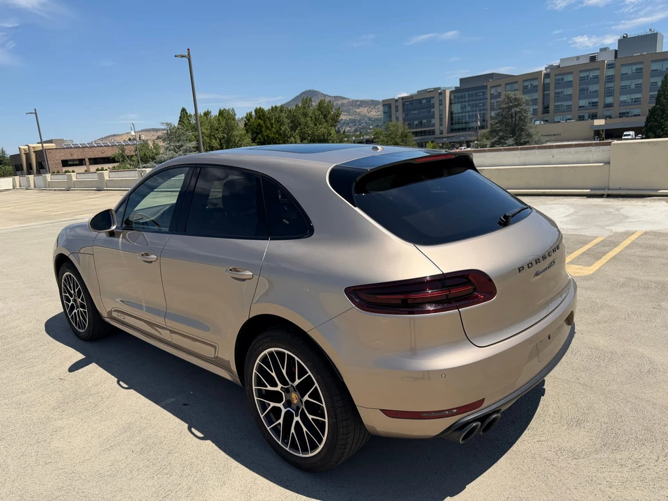 2017 Porsche Macan GTS - Image 14 of 31